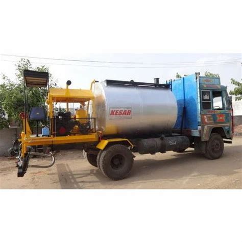 Bitumen Pressure Distributor Truck Mounted Capacity To