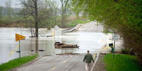 Michigan Flood Hits Record Level Dam Breaches Historic Event Playing Out In Midst Of