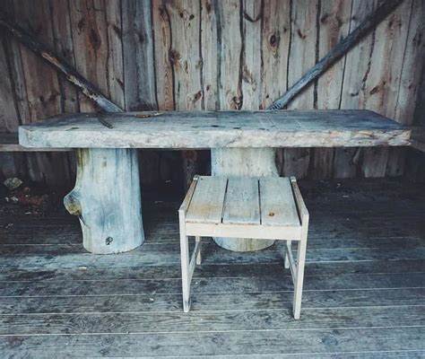 10 Gorgeously Rustic Log Tables You Ll Want For Your Cabin Off Grid World