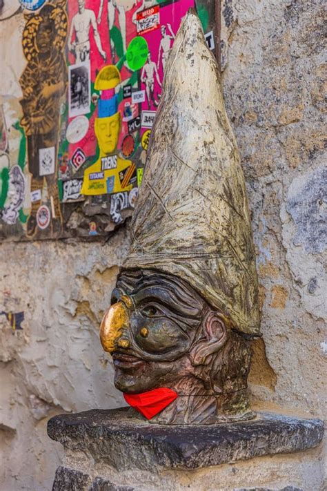 Masque Pulcinella Sculpture En Bronze Du Masque Typique De La Campanie