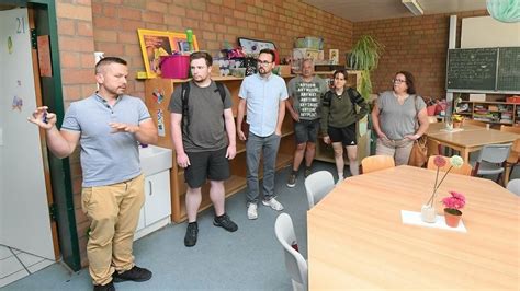 Grundschule Wiehagen vier Varianten für OGS Anbau vorgestellt