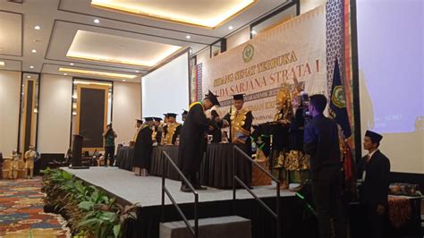 STAIN SAR Kepri Wisuda 129 Mahasiswa Angkatan Pertamanya