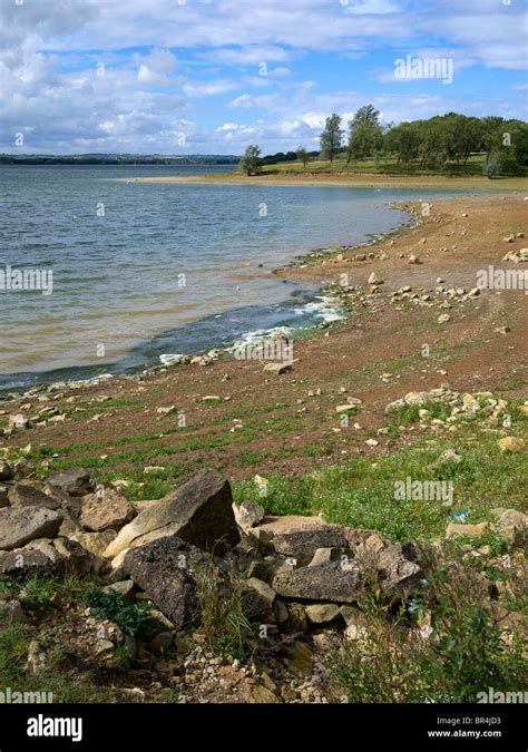 Rutland Water Shoreline Hi Res Stock Photography And Images Alamy