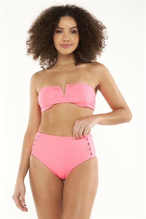 Hot Pants Detalhes Laterais Rosa Neon Canelado Ilha Bikini