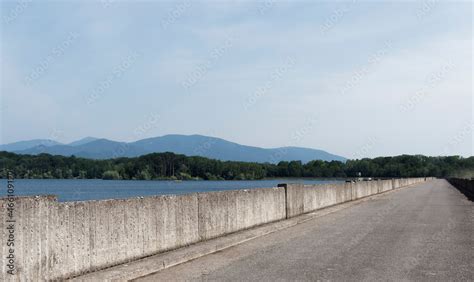 Barrage Et Plan D Eau De Michelbach En Alsace Haut Rhin Digue