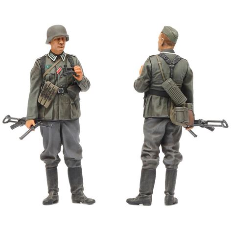 Tamiya German Infantry Figure Set Mid WWII Kit 35371 Scale 1 35