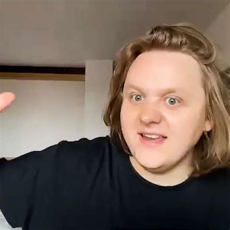 Lewis Capaldi 2022 Faceculture Giving You The People Behind The