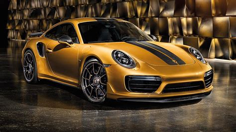 Porsche 911 GT3 RS Looks The Part With Factory Gold-Painted Wheels