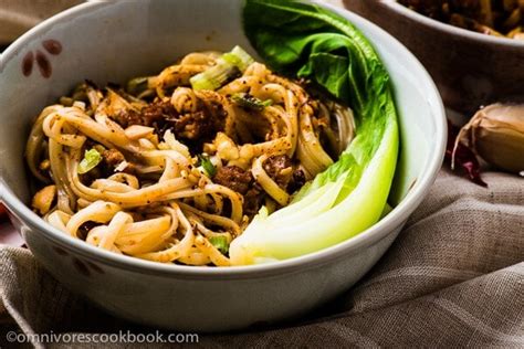 Mom’s Best Chinese Gravy Noodles (Da Lu Mein, 打卤面) | Omnivore's Cookbook