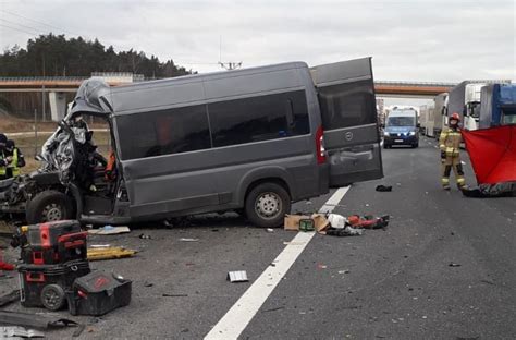 Tragiczny Wypadek Na A Ko O Tarnowa Nie Yj Cztery Osoby Z Busa