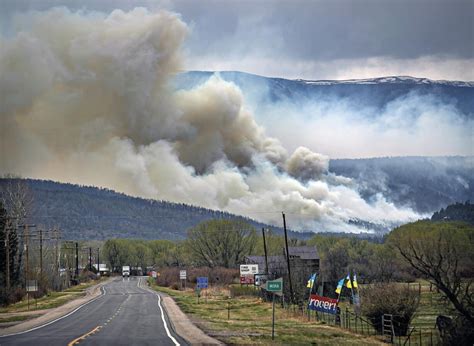 Wildfire, residents’ fury facing Biden on New Mexico visit - The Columbian