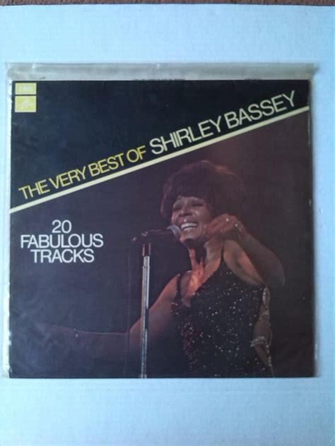 The Very Best Of Shirley Bassey 20 Fabulous Tracks Shirley Bassey Amazon Fr Musique