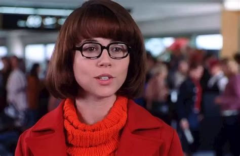 Scooby Doo Linda Cardellini Ama Que Se Haya Confirmado Que Velma Es