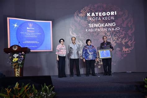 Wajo Raih Penghargaan Adipura Kategori Kota Kecil 2022 Dari KLHK RI