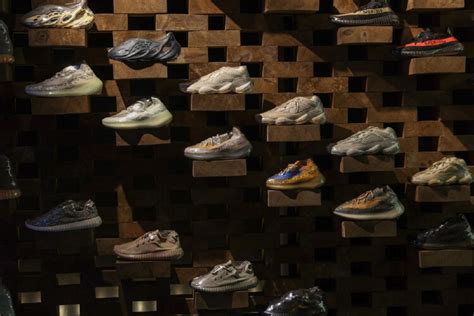 Kanye West No Longer A Billionaire After Adidas Cuts Ties Forbes Nestia