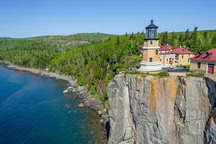 Great Lakes Lighthouses - GREAT LAKES CRUISES