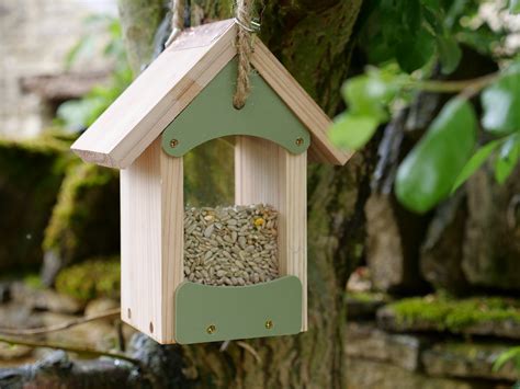 Kleines Vogelfutterhaus Gartentiere