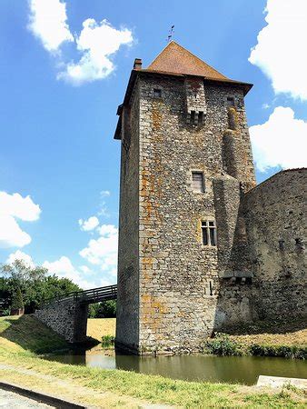 Chateau D Ardelay Les Herbiers All You Need To Know Before You