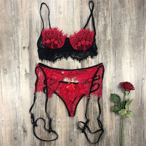 Plus Size Women Lingerie Set Perspective Lace Bra Hollow Out Thong Garter Set Sexy Women