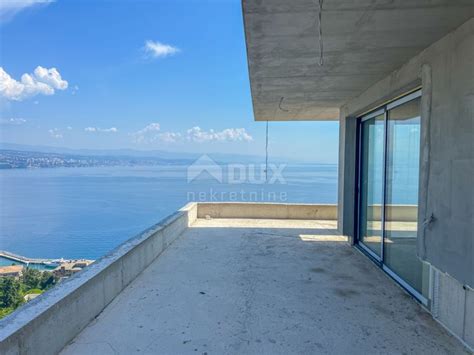 Opatija Center Edinstven Penthouse S Stre Nim Bazenom Nad Centrom O