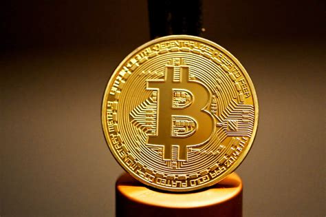 Bitcoin Cae Por Debajo De Los Mil D Lares Octubre