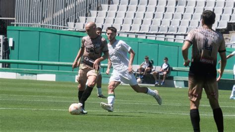 Las mejores fotos del pase del Córdoba B ante el Ciudad de Lucena en el