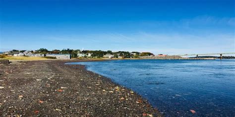 8 Best Beaches In Maine For Sea Glass Treasure Hunt Beaches States Explora