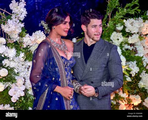 Lactrice Indienne Priyanka Chopra Avec Son Mari Musicien Américain