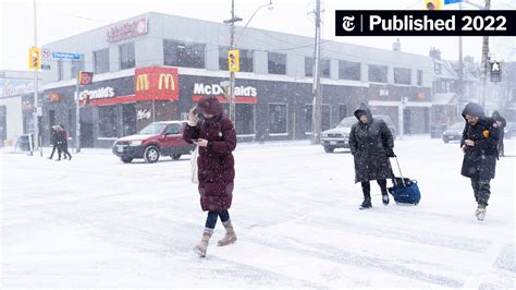 Storm Batters Canada, Leaving Thousands Without Power - The New York Times