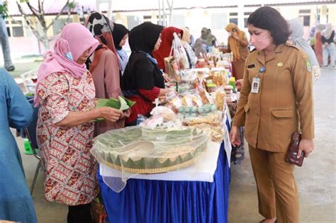 Bangkitkan Ekonomi Lewat Bazar Umkm