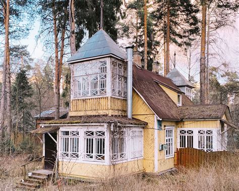 Photographer Captures Dacha, Russian Cottages of Another Era | PetaPixel
