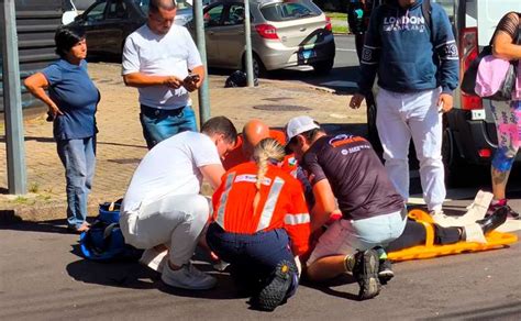 Moto Vai Parar Embaixo De SUV Em Acidente Em Curitiba Idosa E Jovem