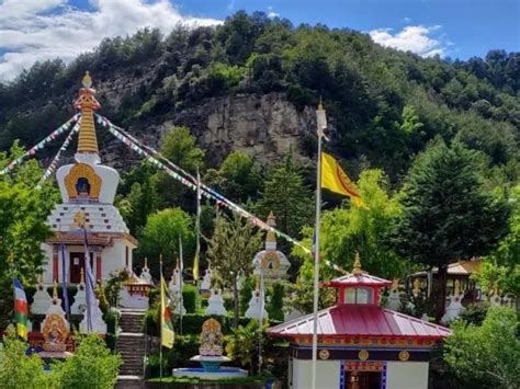 La curiosa historia de por qué hay un templo budista en un pueblo de