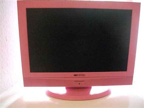 Classy Pink Flat Screen Tv Dvd Combi Free View Flatscreen Tv Pink Flats Pink