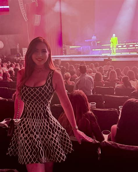 Elizabeth Jordan | 🩷 | Instagram