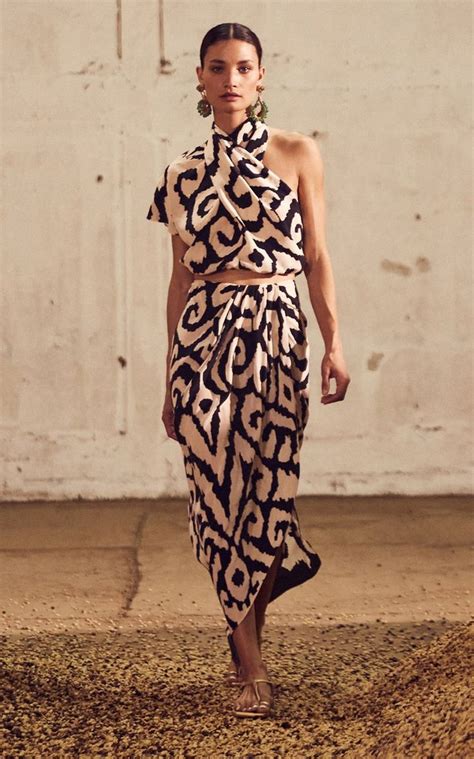 Women S Johanna Ortiz Resort 2025 Collection Moda Operandi Johanna