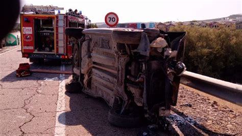 Sucesos Fallece Una Mujer Y Otras Dos Resultan Heridas Al Volcar Un