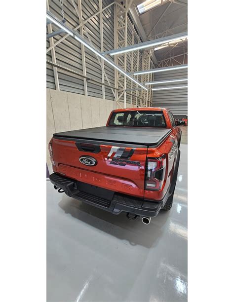 Winbo TAPA RÍGIDA PLEGABLE New Ford Ranger D C 2023