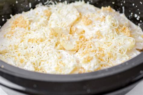 Crock Pot Scalloped Potatoes Easy And Cheesy Lil Luna