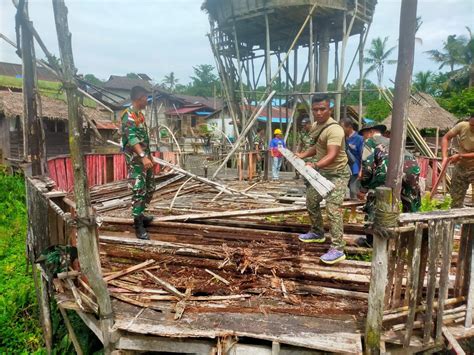 Satgas Pamtas RI Mly Yonarmed 16 TK Bersama TDM Gotong Royong