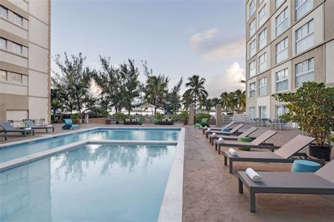 Courtyard By Marriott Nassau Downtown Junkanoo Beach Nassau Bs