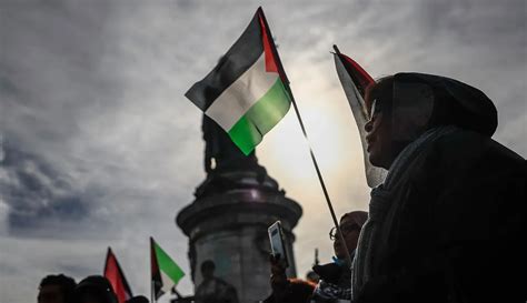 Aksi Dukung Palestina Ribuan Warga Prancis Turun Ke Jalan Foto