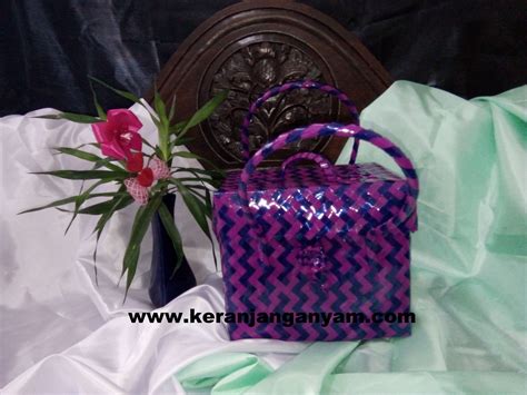 Tas Bening Kaca Tutup Warna Biru Pink Motif Zebra Keranjang Tas Anyaman