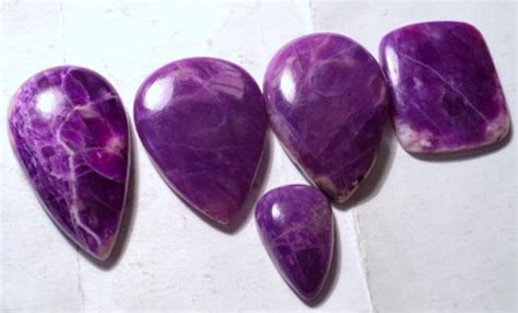 Sugilite Gemstone at Best Price in Jaipur - ID: 548964 | A. K. Empex