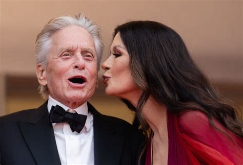 Michael Douglas And Catherine Zeta Jones Kiss