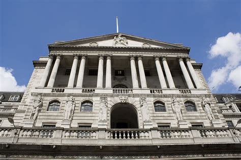 El Banco de Inglaterra sube los tipos al 4 el nivel más alto en 14