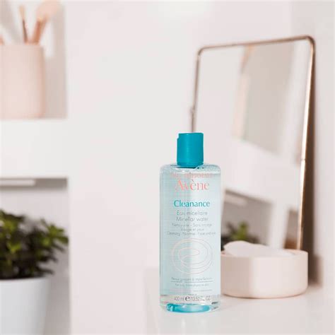 Desmaquillante agua micelar Avène Cleanance para piel grasa con