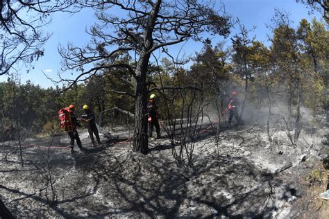 Incendie Vidéo Feu de Chanousse Hautes Alpes l incendie est fixé