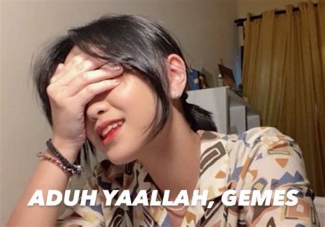 Adel JKT48 Gadis Lucu Penyimpanan Foto Meme