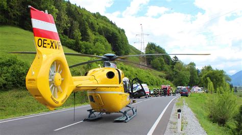 Schwerer Verkehrsunfall Auf Der B320 FF Liezen Stadt ONLINE